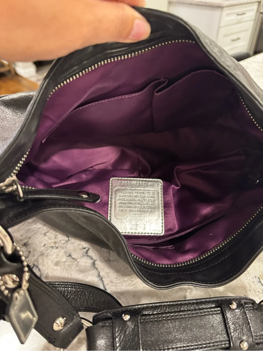 Vintage COACH Madison Shoulder Handbag Classic Black Leather 13250 Purple Lining